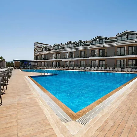 Ramada By Wyndham Pamukkale Thermal דניזלי